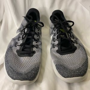Nike Free RN Running Shoes Size 9.5